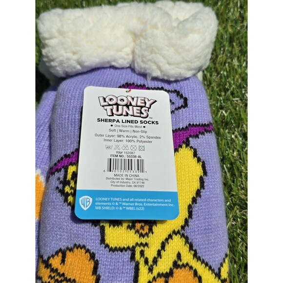 Halloween Tweety Bird Looney Tunes Sherpa Lined Socks No Slip Grippie Bottom NWT - Picture 3 of 7